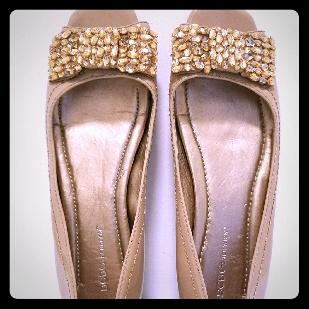 BCBGeneration Nude/Rose Gold open toe flats